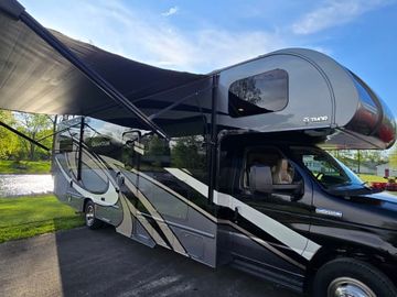 Cruise N Luxury/2019 Thor Quantum
