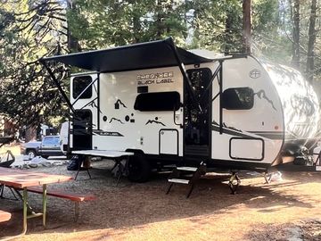 2025 Cherokee Wolf Pup near Sequoia and Yosemite