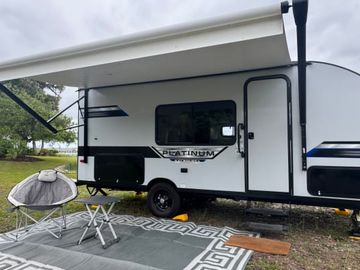 Coastal Camping!  Easy Tow!  Sleeps 5+/Bunks!