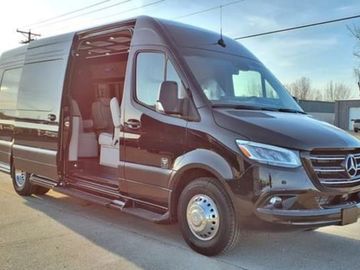 2025 Ultimate Toys Sprinter Coach