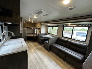 Grand River Confortline Bunkhouse Escape