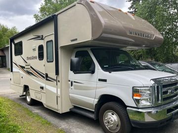 *New Listing Special* 2018 Winnebago Minnie Winnie