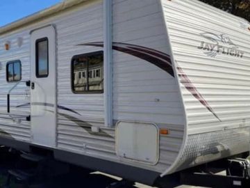Jayco Jay Flight 32' Sleeps 8-10 people