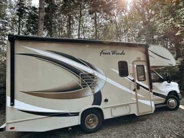 2018 Thor Motor Coach Four Winds