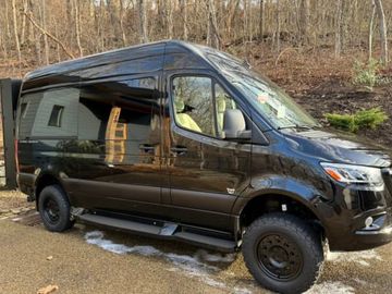 Luxury Mercedes Sprinter | Ultimate Cruiser | Blue Ridge Getaways