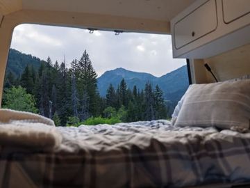 Stargazer | Luxury AWD Sprinter | Sleeps 2-4 | Nashville