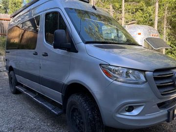 2022 Thor Tranquility 4x4: Luxury Vanlife Meets Off-Grid Adventure