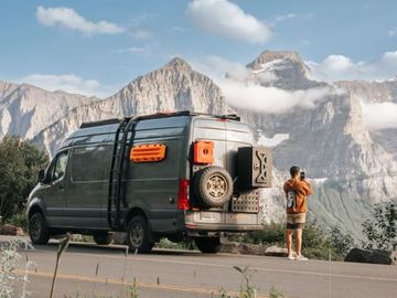 2022 New self-built Mercedes-Benz Sprinter 4x4 Power bank/Air suspension