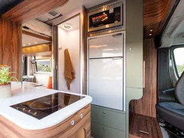 "Patience" | 2025 Noovo Plus - Heat/AC, Shower, Sleeps 4