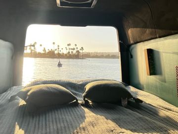 Luxury CamperVan with starlight– 2024 Mercedes-Benz Sprinter