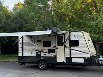 The Family Camper (Free Napa or Sonoma Pick up)