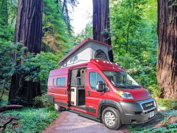 Meet Scarlet - Adventure + Luxury - 4 seatbelts/sleeps 4