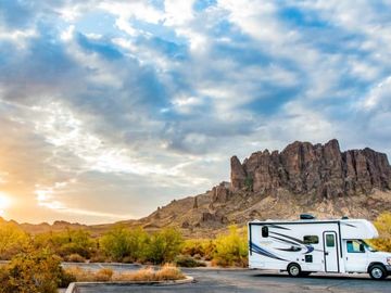 2026 Nexus Triumph 24TS - Sleeps 5 - Unlimited Mileage - Las Vegas