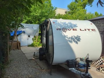 Boondock / Campsite, SUV Towable Travel Lite RV 14FD Travel Trailer
