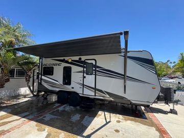 2022 Eclipse Iconic 26 foot Toy Hauler.