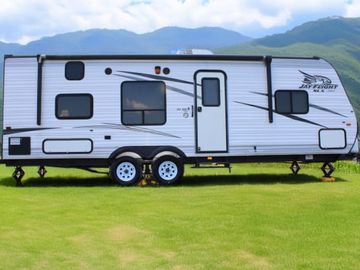 "Sweet Escape" Jay Flight SLX 264BHW | Sleeps 10 | Pet & Festival Friendly