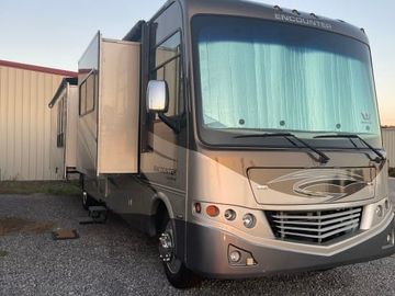 38 Foot Coachmen Encounter Motor Coach, We Offer Delivery