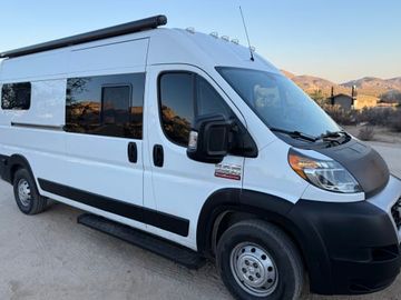 van Beethoven: Relaxing Boho vibes, seats 3