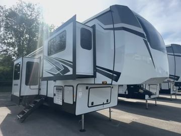 King Bed W/ King SIZE Space! FR sandpiper 3990fl