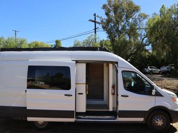 Casita — Off-Grid Ford Transit Campervan w/ Shower & Starlink Wi-Fi