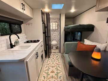 Brand New & Easy Tow Trailer - Dogs Welcome - Family & Friends Getaway!