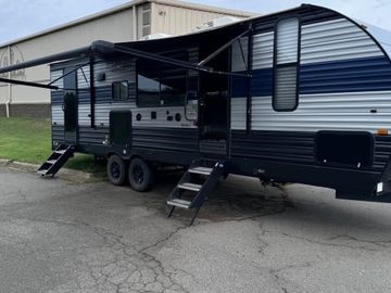 Forest River Cherokee Patriot 2.5  32'