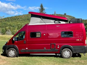 Grateful Adventures Campervan  - Roam Free in Comfort!