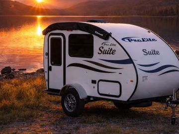 2018 Cozy Ultralight 2 Person Camper - Car Towable - 4 or 7 pin wiring