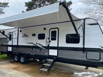 Spacious Family Bunkhouse | Sleeps 10 | Outdoor Kitchen + Delivery