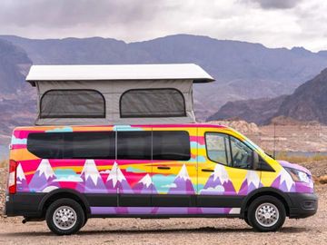 Verso - AWD Pop-Top Van | Mountain Wrap | Everything Included | Sleeps 5