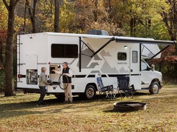 2026 Winnebago Sunflyer 24GG - Sleeps 5 - Unlimited Mileage - Las Vegas