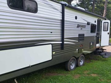 RIVERSIDE 24' AVENGER