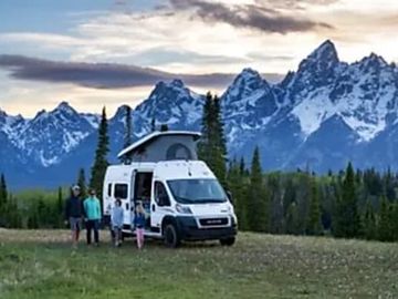 2025 Winnebago Solis PX - Sleeps 4 - Phoenix