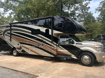 LTH Camping and Glamping Motorhome