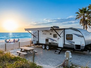 T3 - 2019-Salem-Cruise-Lite-  STAR-LINK WIFI Equipped - SLEEPS-10!! HUGE-LI