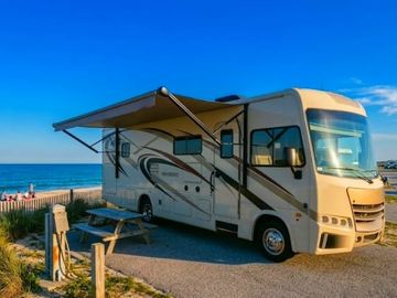 A2:GT3-Luxury Beach House on Wheels-Sleeps 6-WiFi-StarLink-Private Master �