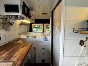 WanderNest - Drifter Van -