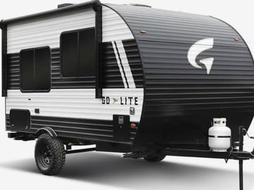 Full-bed with Bunk, Sleeps 4, Solar