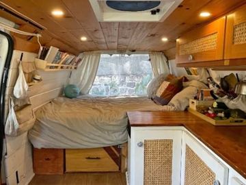 Nomade Cosy – Van Aménagé Simple