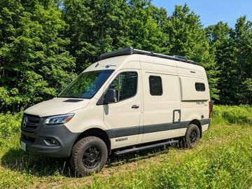 Winny - 2023 Winnebago Revel