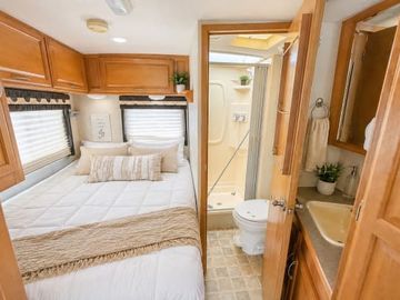2006 Winnebago Aspect