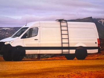 FlowVan “Solitude” | 170” Sprinter 4x4 | Off-Grid Peace on Wheels