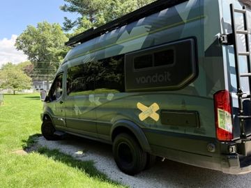 Vandoit MOOV - StellaBlue Camper Van Conversion