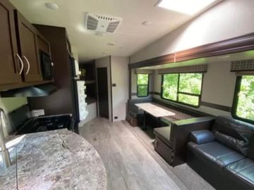 Sportsmen 281bhk Fifth Wheel