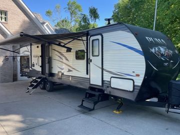2019, 2 Bedroom, Family Friendly (Stanley)