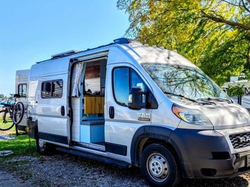 QuadPodz | Luxury Camper Van for Two | Off-Grid Ready | Pet Friendly
