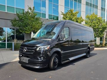 Luxury Mercedes-Benz Sprinter Van, 11 Limo Style Seating