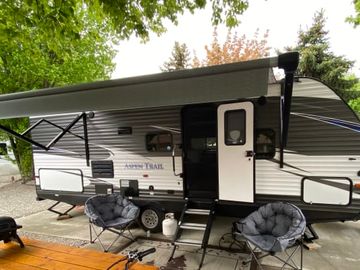 2020 2340ATS Outdoor Kitchen dbl bunks Slide out