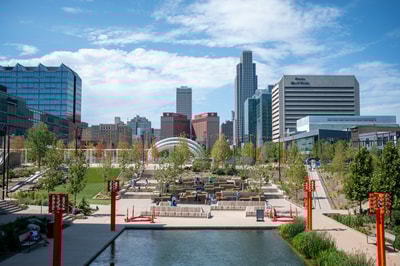 City view with lake in Omaha