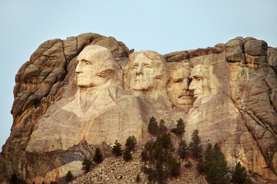 Presidents carved into mountain in Sioux Falls
